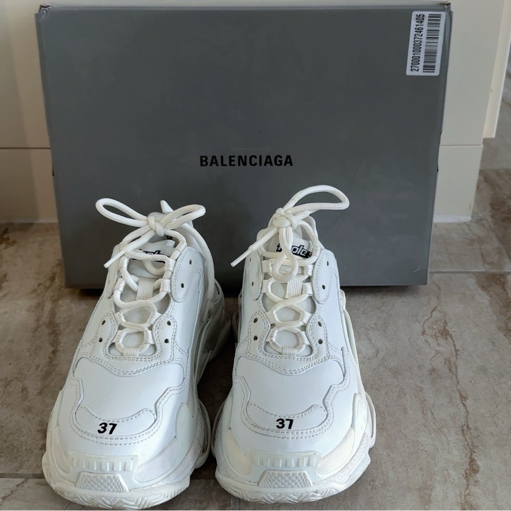 Balenciaga Triple S Trainers - Picture 3 of 8